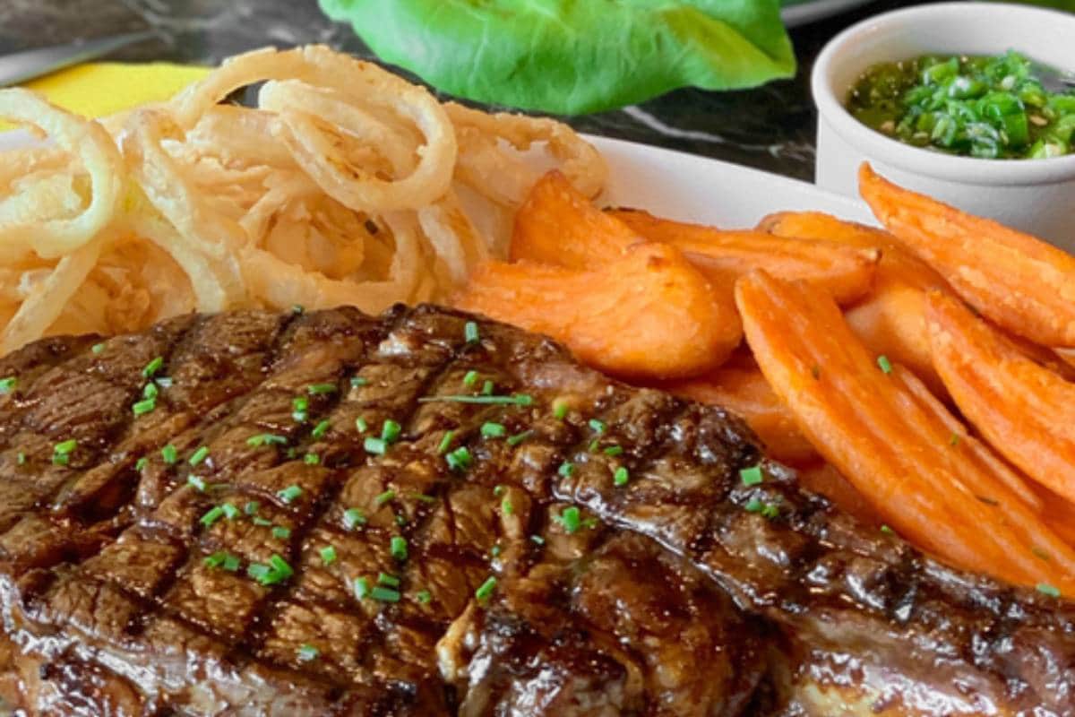 Hurricane's Grill