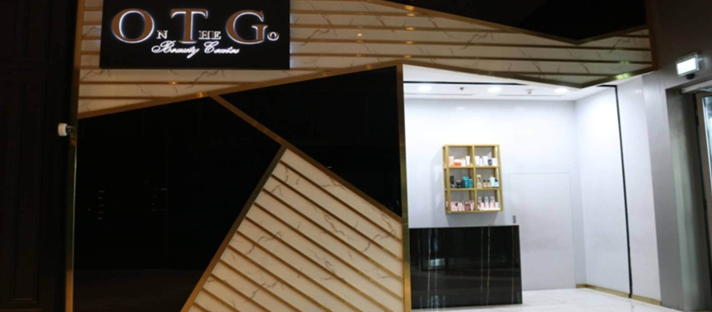On The Go Beauty Center